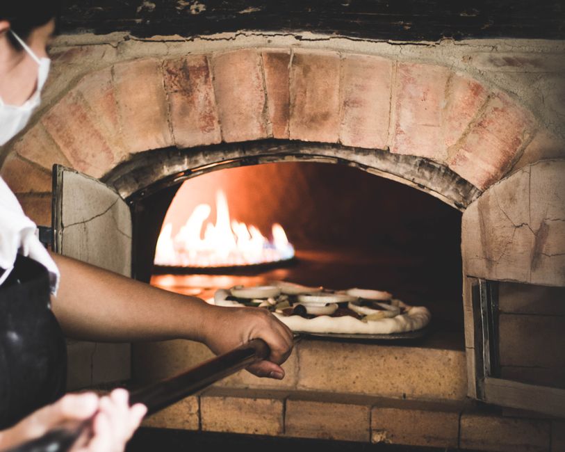 La Piazza Antica Forno a Lenha Tradicional